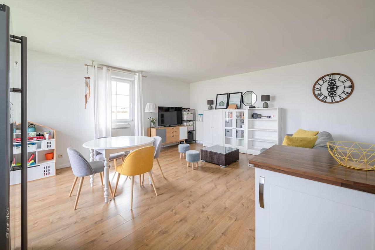 Appartement entier, Superb family duplex clos to Disneyland in Bussy-Saint-Georges, Seine-et-Marne