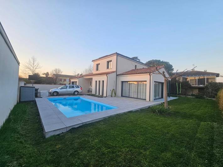 Location de vacances pour 8 personnes, avec jardin et piscine à Launaguet - 2