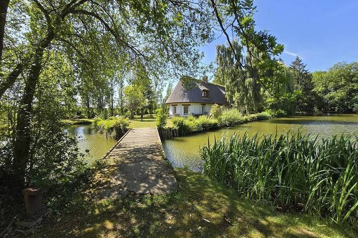 Location de vacances pour 10 personnes, avec jardin à Francheville (Eure)