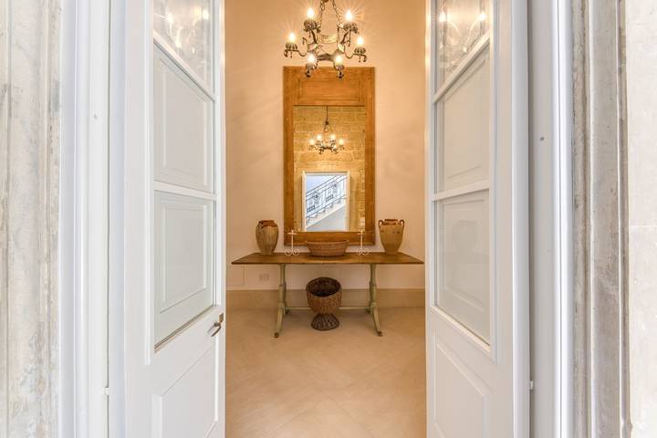Suite Basium in 1918 Liberty-Style Palazzo with Garden, Outdoor Tub, and Wi-Fi in Corsano, Lecce Province