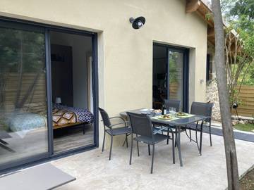 Gîte pour 4 personnes, avec jardin et terrasse à Joyeuse