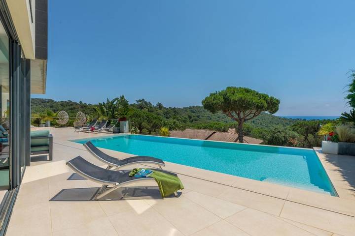 Chalet para 16 personas, con piscina además de vistas y jardín en Provincia de Gerona - 2