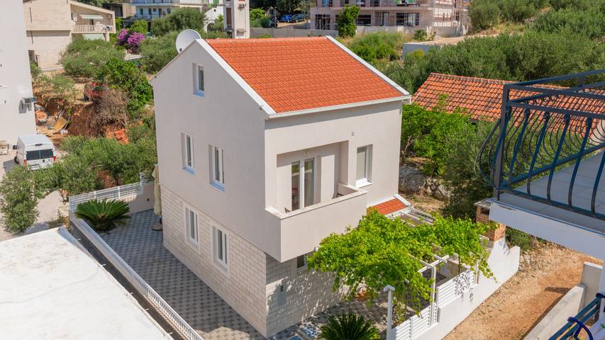 Smještaj za odmor za 7 osoba, s Terasa i Vrt u Drvenik