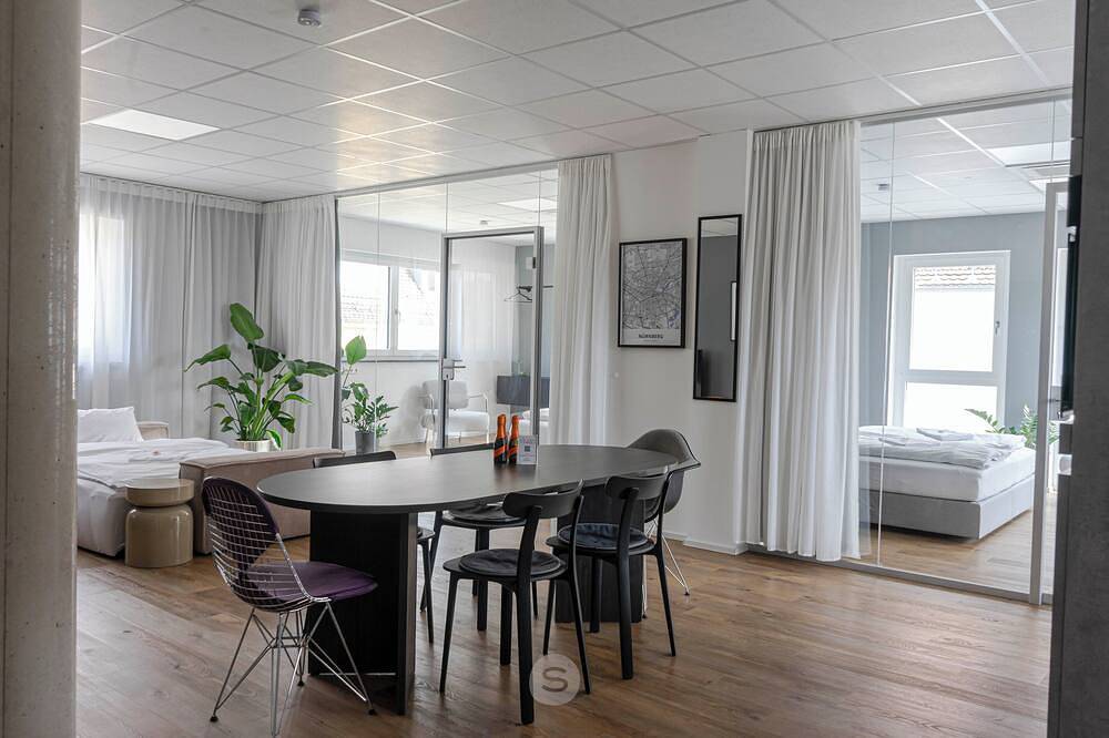 Apartamento entero, Perfect city center location, 107 sqm, directly at the opera house in suite flair with balcony! in Núremberg, Franconia
