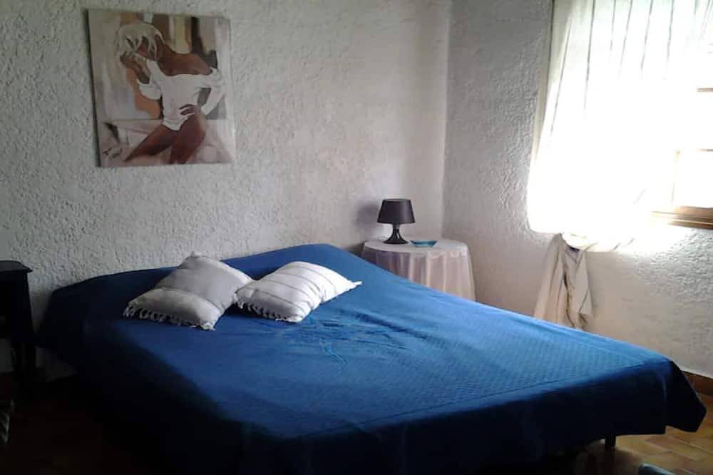 Half villa 200m from the beach with sea view. in Appietto, Ajaccio e dintorni