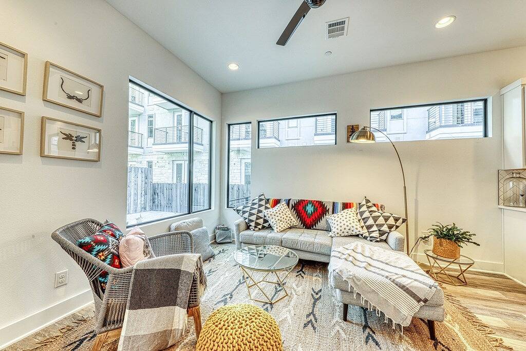 Ganze Wohnung, Familienfreundliche Wohnung, in der Nähe der Innenstadt, geschlossenen Hof und Hunde ok! in Austin, Travis County