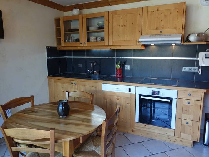 Gîte pour 4 personnes, avec Balcon et Terrasse dans Arêches - 2