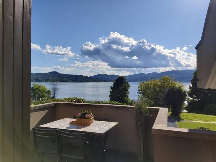 Location de vacances pour 6 personnes, avec jardin ainsi que vue et vue sur le lac dans Ispra - 2