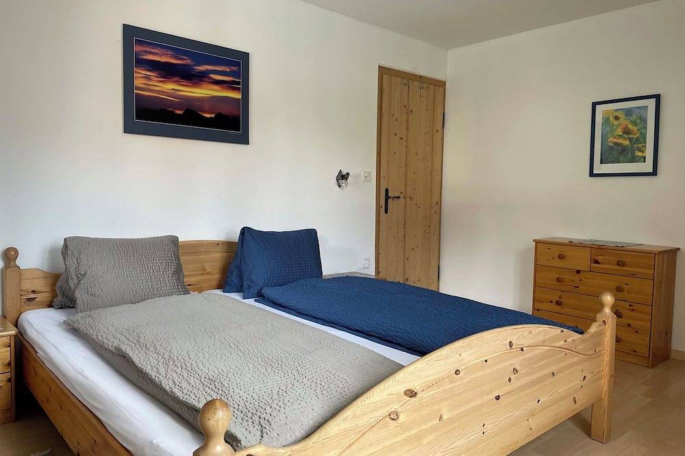 Ganze Wohnung, Alte Schmiede 1.Stock Appartement/Fewo, Bad, Wc, 3 Schlafräume 5-Bettwohnung in Arosa, Plessur Alpen