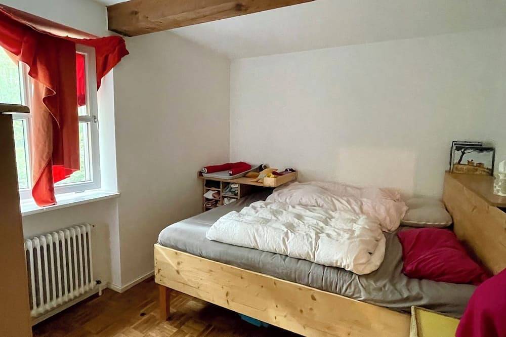 Entire apartment, Bright, quiet apartment with terrace and large natural garden. Lake and train station nearby in Utting am Ammersee, Ammersee