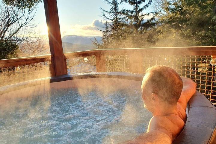 Gîte pour 2 personnes, avec Jacuzzi ainsi que Terrasse et Jardin à La Bâtie-Neuve