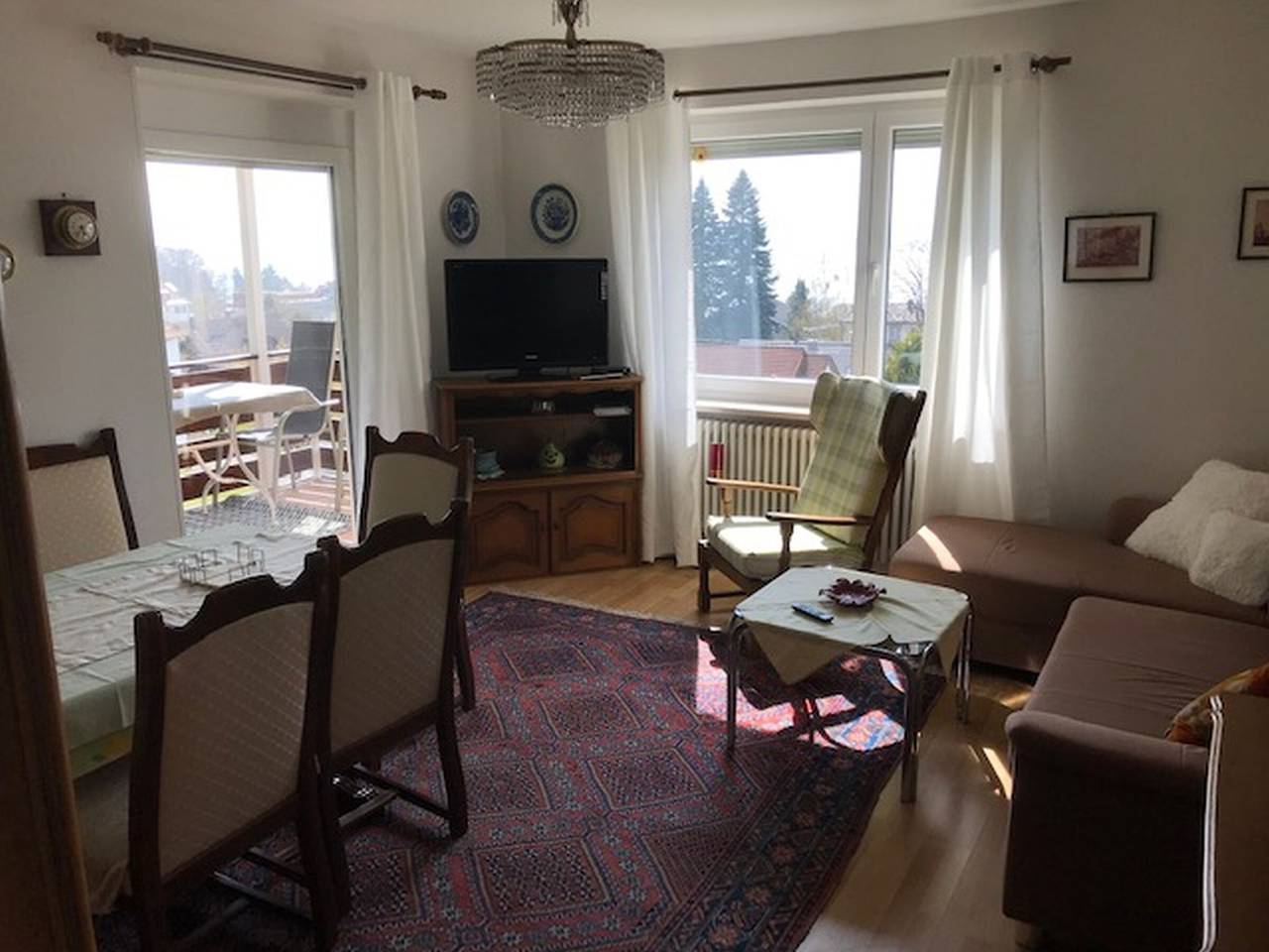Ganze Wohnung, Ferienwohnung Mainau mit Balkon, direktem Seeblick und Wlan in Unteruhldingen, Uhldingen-Mühlhofen
