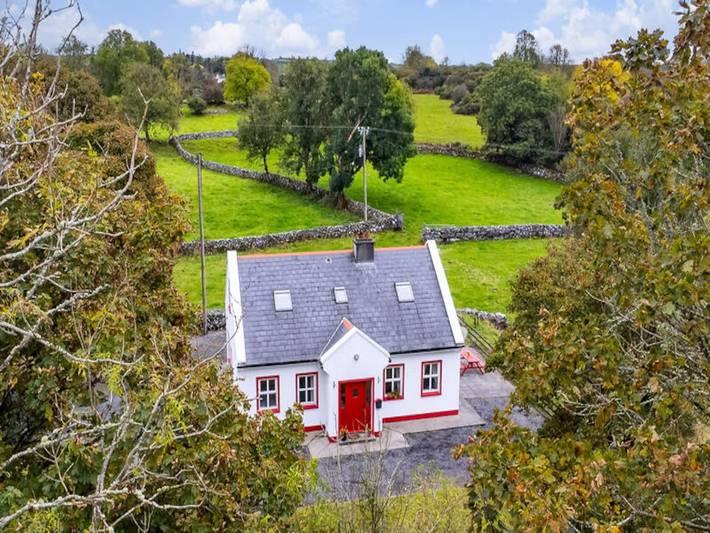 Holiday rental for 8 people, with garden, child-friendly in County Mayo