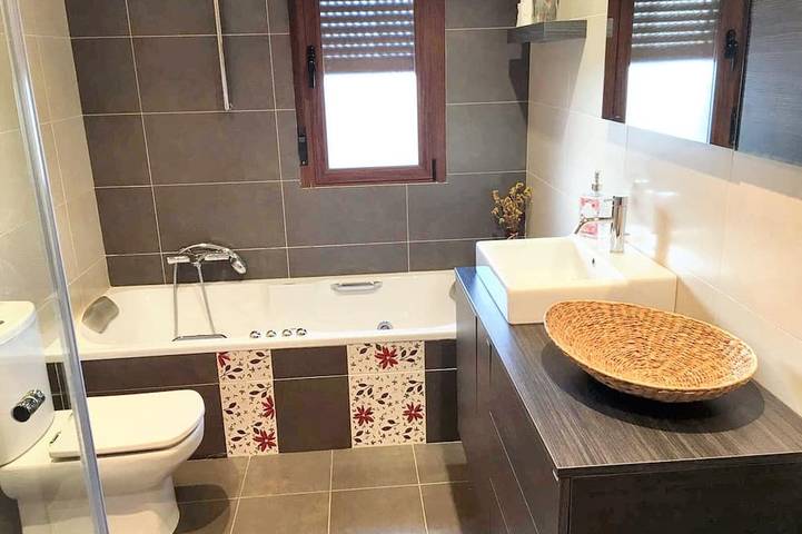 Homerez - Casa confortable en Quintanilla con chimenea in Quintanilla del Agua y Tordueles, Provincia de Burgos