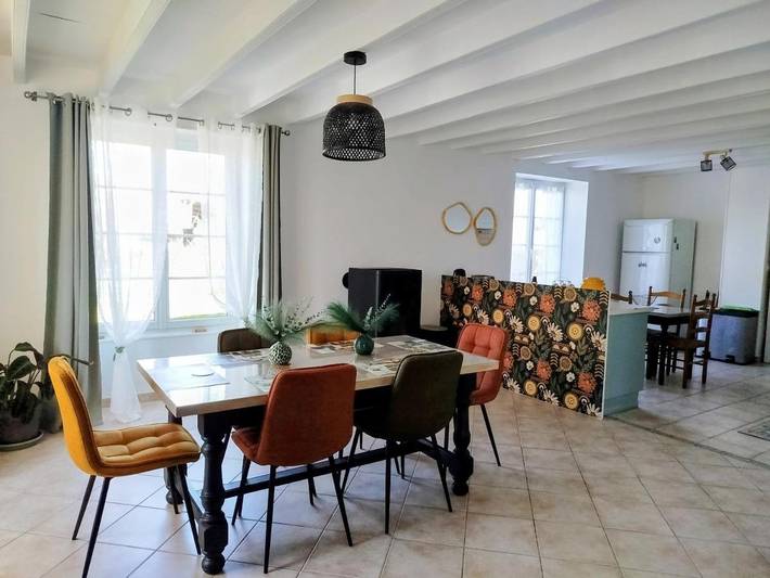 Location de vacances pour 6 personnes, avec jardin et vue à Damvix