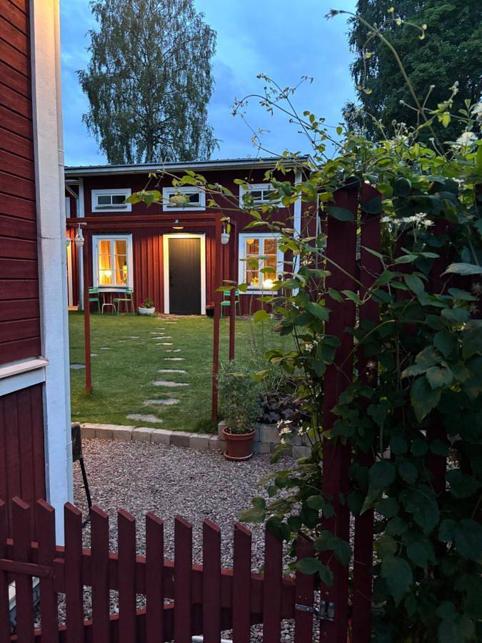 Appartement entier, Guesthouse Konstvaktaren in the middle of the World Heritage in Falun, Dalécarlie