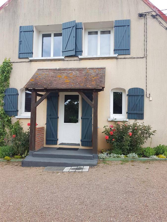 Location de vacances pour 2 personnes, avec terrasse et vue à Santranges - 4