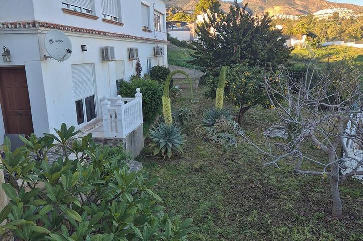 Appartement entier, Superbe propriété, vue, jardin et nouvelle piscine! in Torremuelle, Benalmádena