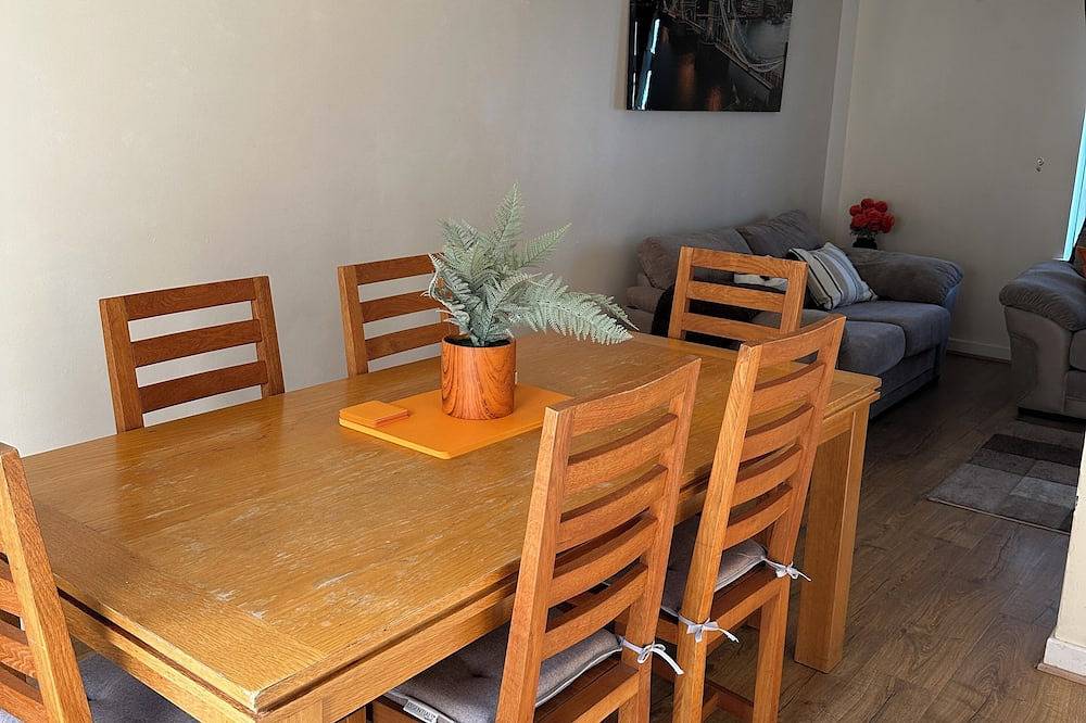 Stunning cozy three bedroom house near Ari in Aberdeen, Aberdeenshire