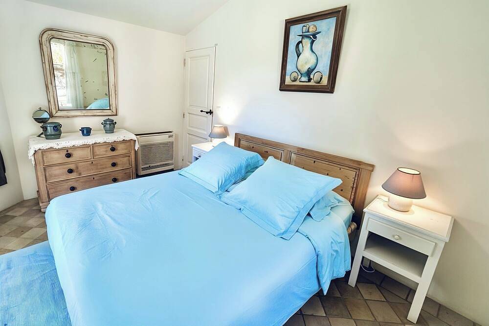 Cap Benat charme unique,piscine chauffable , accès plage 200 m. 5 ch 5s d.classé in Cap Bénat, Bormes-les-Mimosas