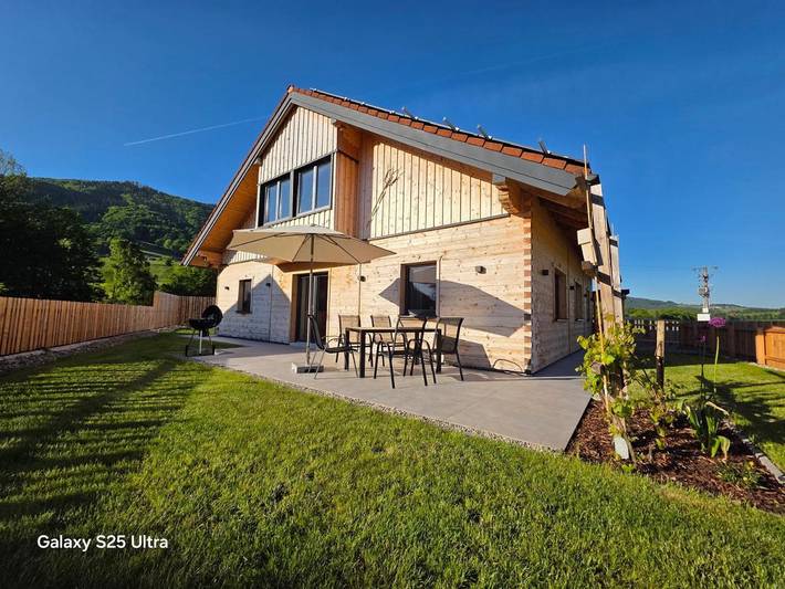 Ferienhaus für 6 Personen, mit Seeblick und Ausblick sowie Sauna und Garten im Salzkammergut