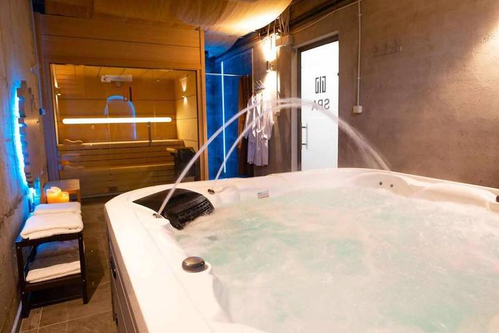 Casa rural para 10 personas, con jacuzzi además de piscina y jardín en Garrigues - 4