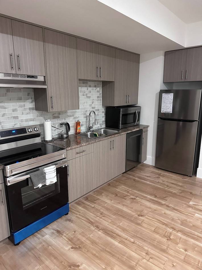 Ganze Wohnung, 2 Schlafzimmer mit Wohnzimmer in Prince George, Fraser-Fort George Regional District