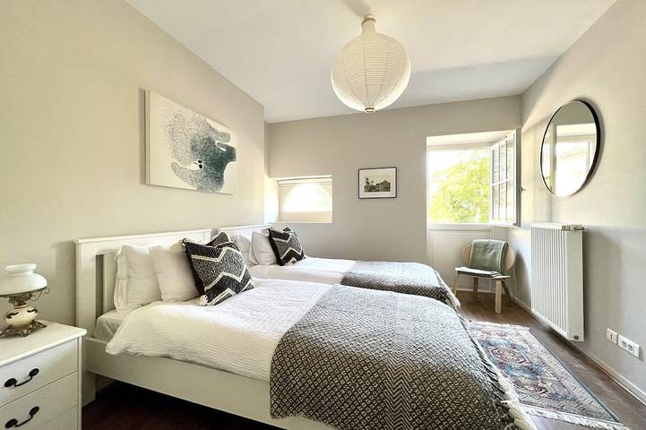 Gîte pour 4 personnes, avec terrasse ainsi que piscine et jardin à Semur-en-Auxois - 3