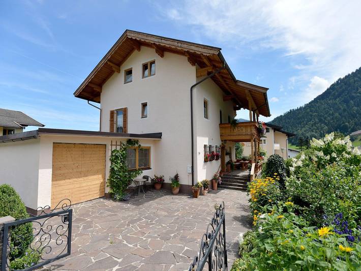 Ferienwohnung für 6 Personen, mit Balkon und Garten in Tirol - 2