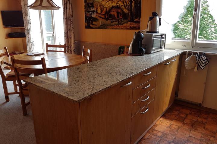 Ganze Ferienwohnung, Chalet Hasehüsli - 2.5 Zimmerwohnung Partere, Wohnzimmer, Schlafzimmer, Wohnküche, Dusche in Flumserberg, Flums