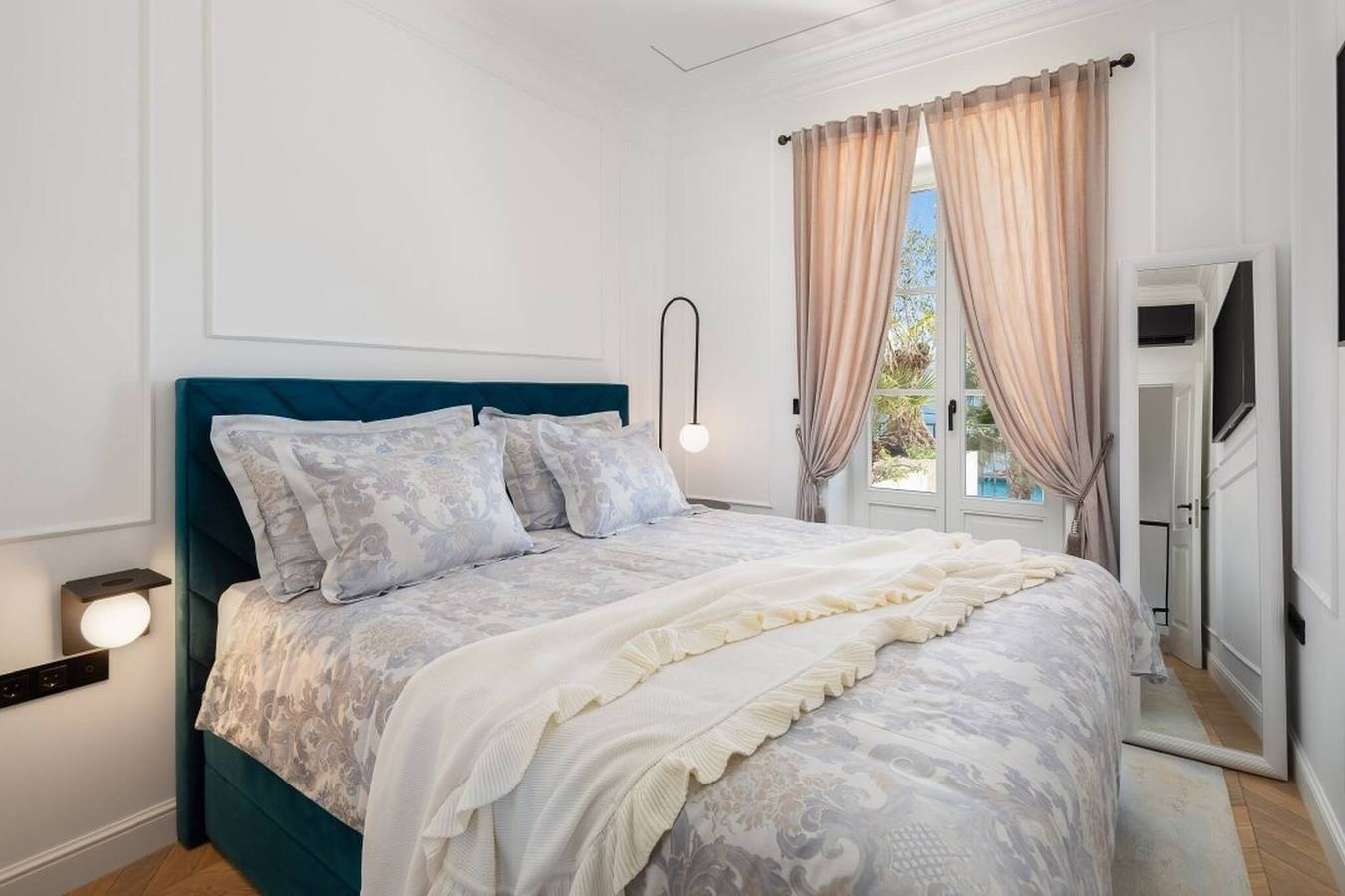 Luxury Seafront Villa Sensation Ciovo with Pool in Slatine, Čiovo