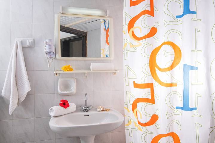 Gîte pour 2 personnes, avec Terrasse ainsi que Jardin et Vue à Chersónissos - 3