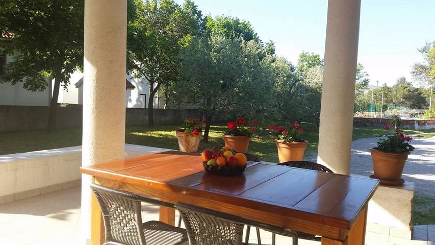 Maison d’hôte pour 12 personnes, avec jardin dans Région de Zadar