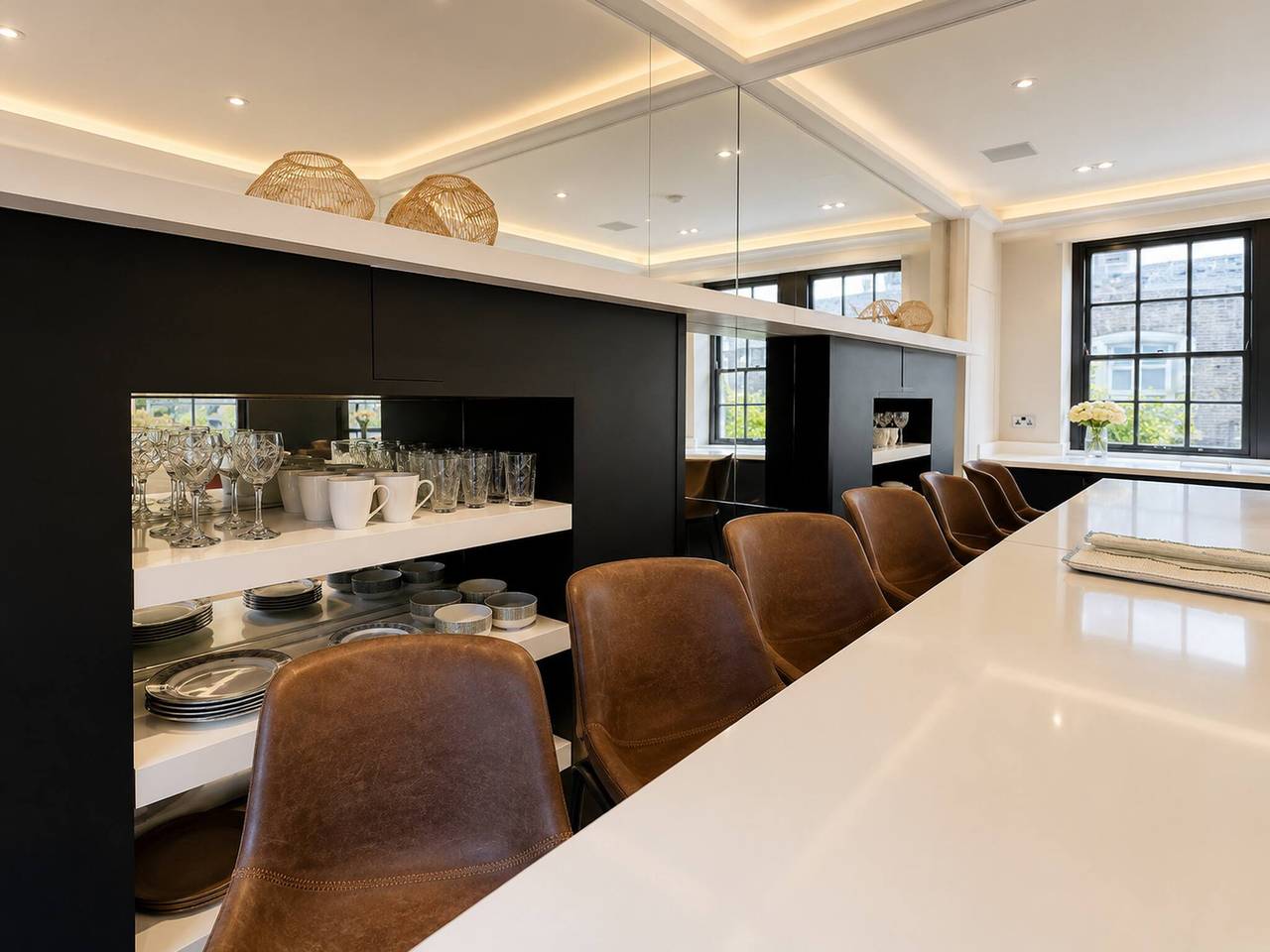 Boutique Luxury London Soho Apartment Sleeps 4 in Covent Garden, London