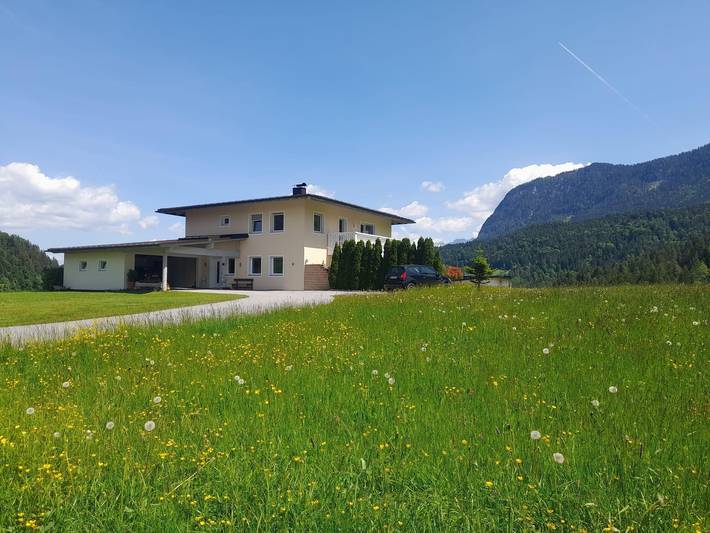Ferienhaus für 8 Personen, mit Balkon und Terrasse sowie Garten und Ausblick in Thiersee