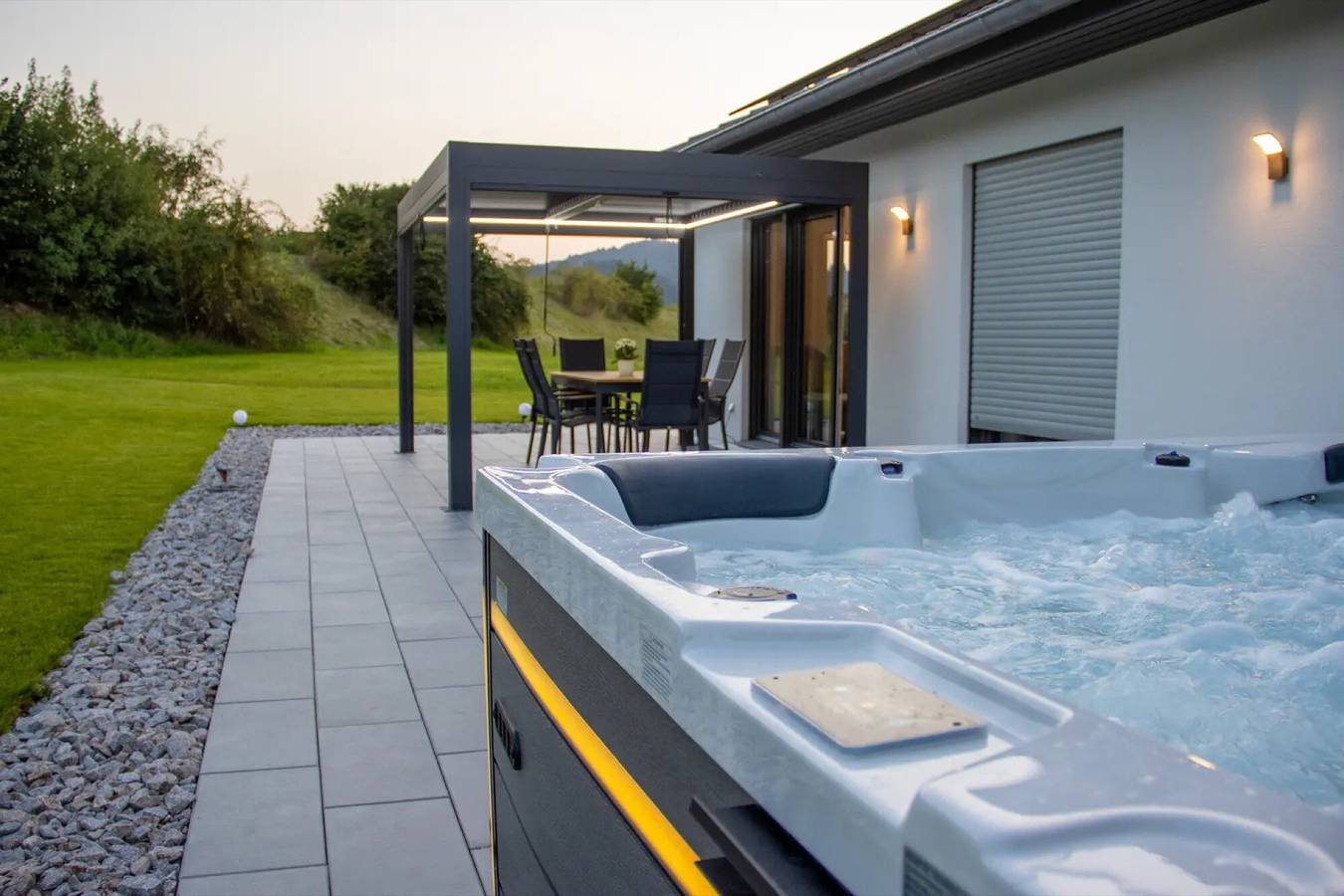 Entire apartment, Apartment 'Ferienhaus Lautenbach' with Mountain View, Private Terrace and Wi-Fi in Lautenbach, Central Black Forest