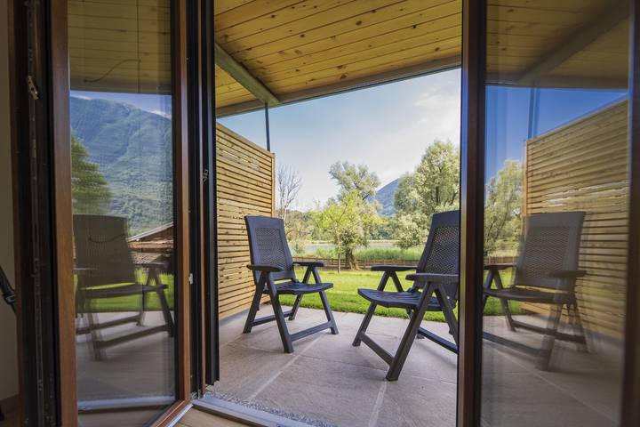 Vakantiewoning voor 4 personen, with Tuin and Sauna as well as Uitzicht op het meer aan het Luganomeer
