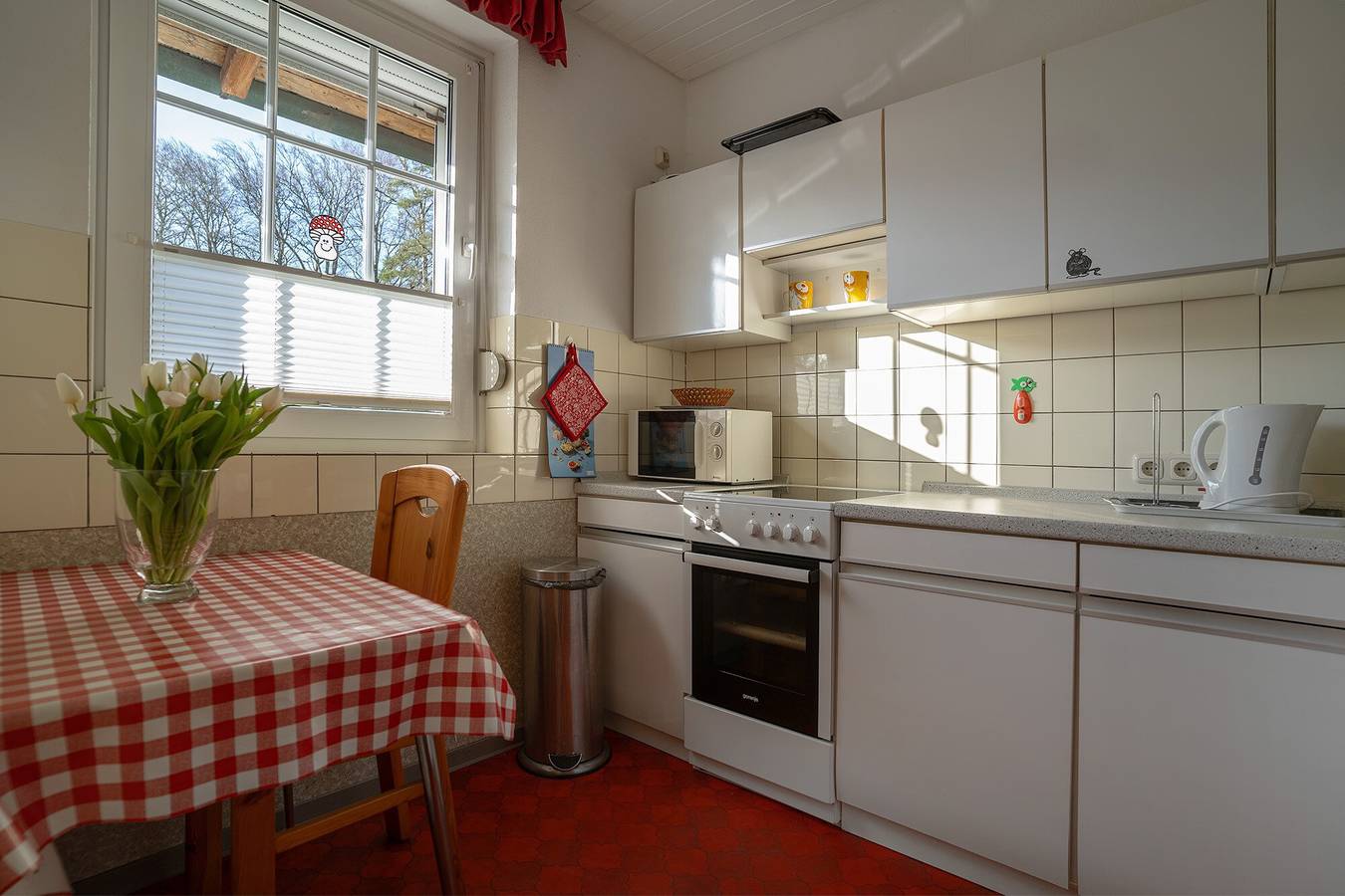 Ferienhaus 'Ferienhaus Vogelnest' mit privater Terrasse, privatem Garten und Wi-Fi in Berumbur, Norden und Umgebung