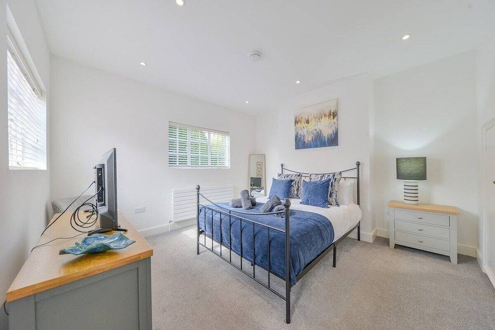 Entire apartment, 10% Off Weekly Special Couples Leisure Sleeps 2 in Hertfordshire
