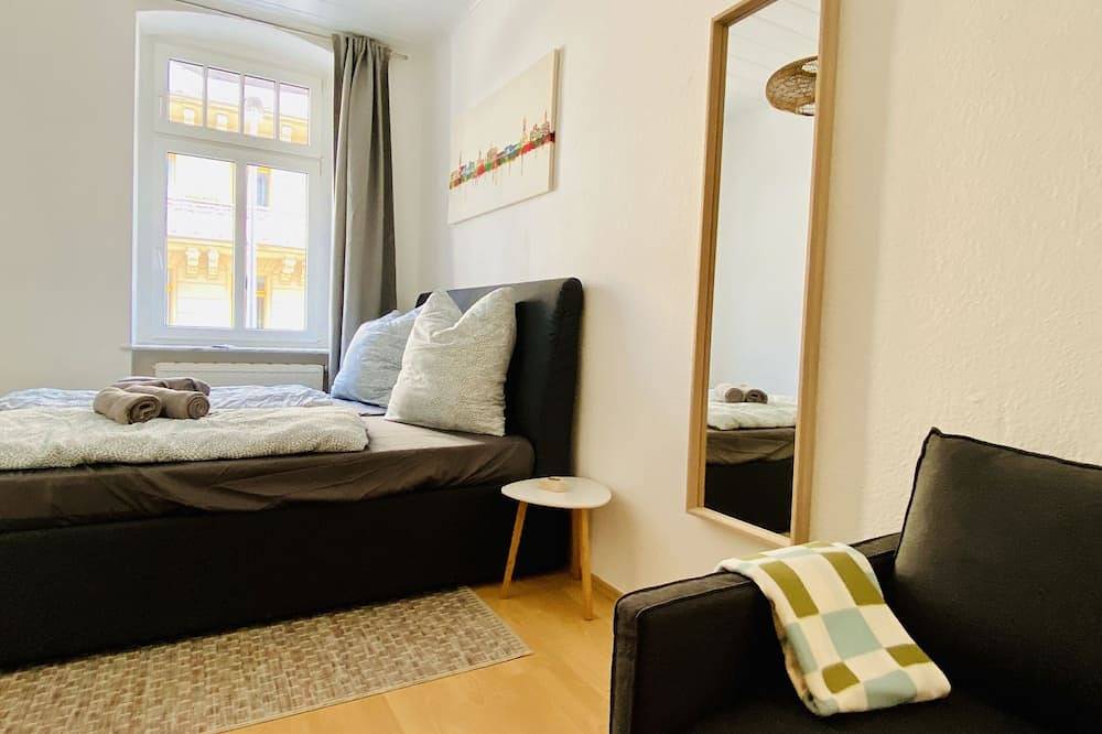 Ganze Wohnung, Zentral | Balkon | Smart-Tv | Waschmaschine in Gera, Ostthüringen