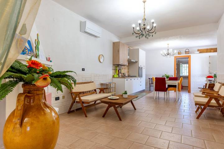 Trullo 'Chiru' with Private Terrace, Wi-Fi and Air Conditioning in Martina Franca, Taranto Province