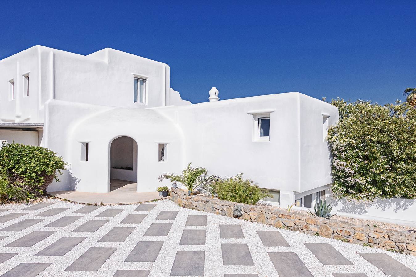 Vibhu Estate – 10 Bedrooms and Suites in Kalafati, Mykonos