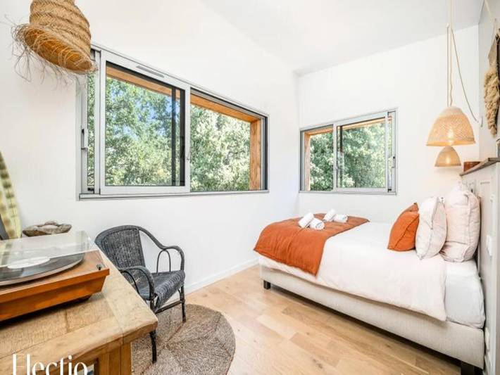 Gîte pour 6 personnes, avec piscine ainsi que terrasse et jardin à La Roque-d'Anthéron - 4