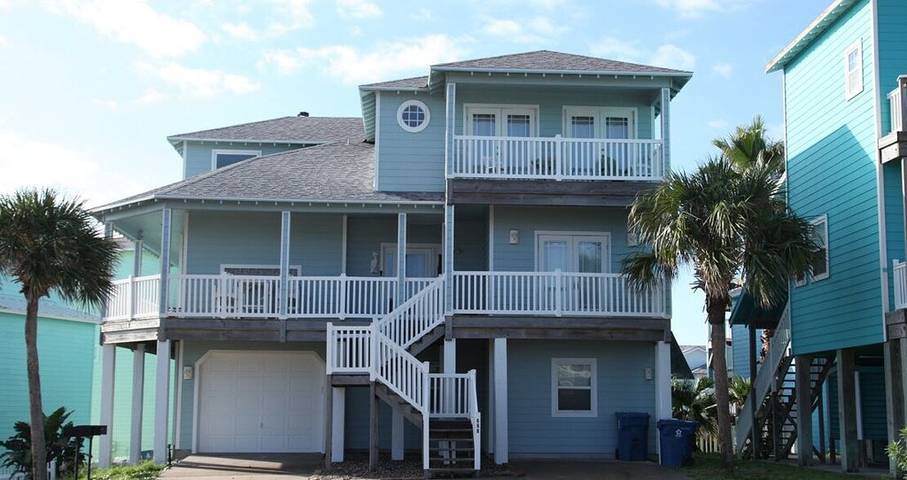 Vacation rental for 18 people, with pool and balcony, with pets in Mustang Island