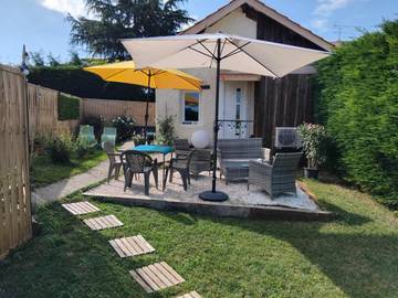 Gîte pour 5 personnes, avec jardin et jacuzzi à Saint-Clair-de-la-Tour