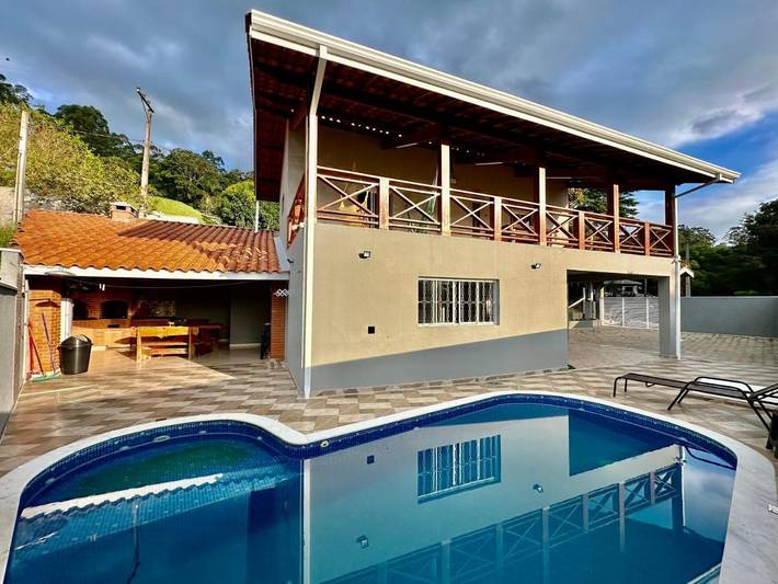 Casas e apartamentos de temporada para 14 pessoas, com terraço e vista e ainda piscina em Bragança Paulista