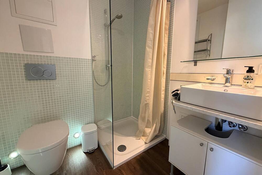 Ganze Wohnung, Modernes See und Mehr Apartment 2 mit überdachter Terrasse und Gartenblick in Stetten, Region Bodensee-Oberschwaben
