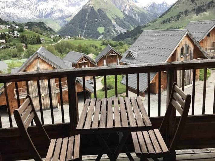 Gîte pour 6 personnes, avec balcon et piscine, adapté aux familles à Saint-Jean-d'Arves - 2
