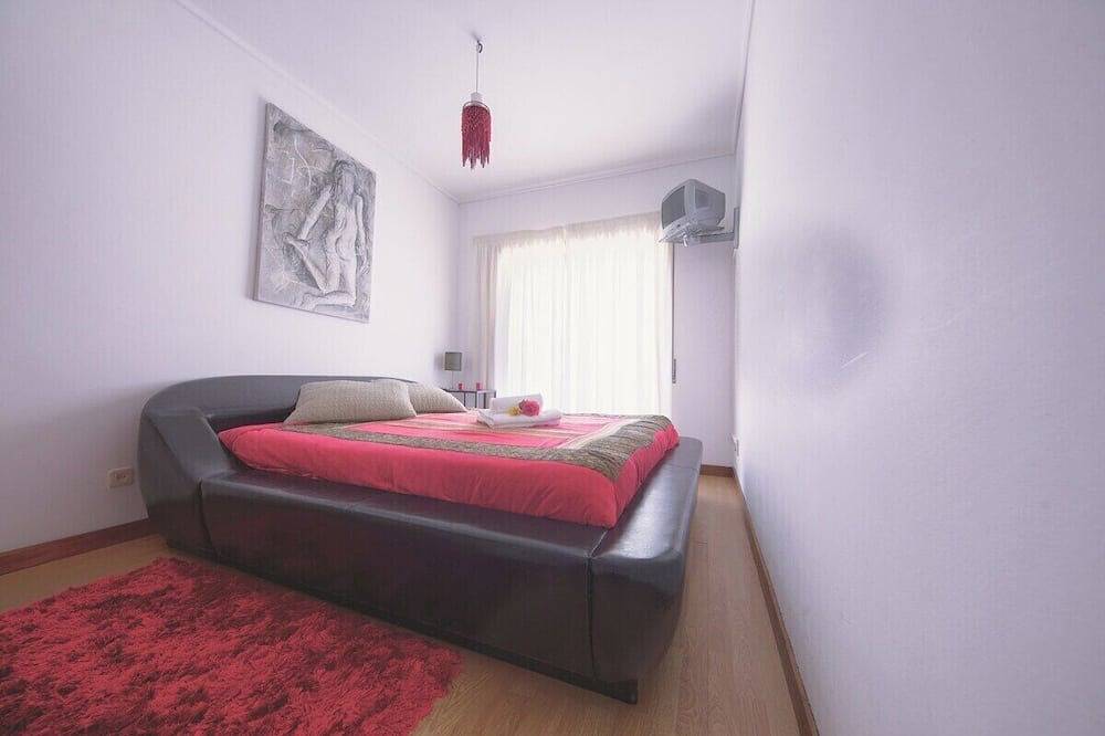 Ganze Wohnung, Apartment with Terrace 100m from the Beach in Praia da Barra, Gafanha da Nazaré