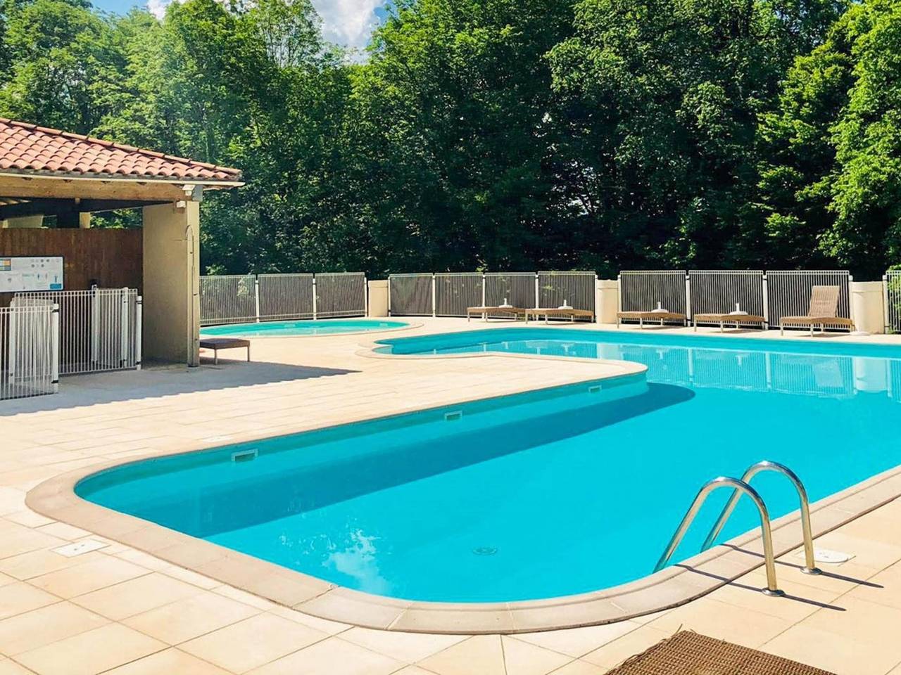 Beautiful house on child-friendly holiday park
 in Lacapelle-Marival, Lot